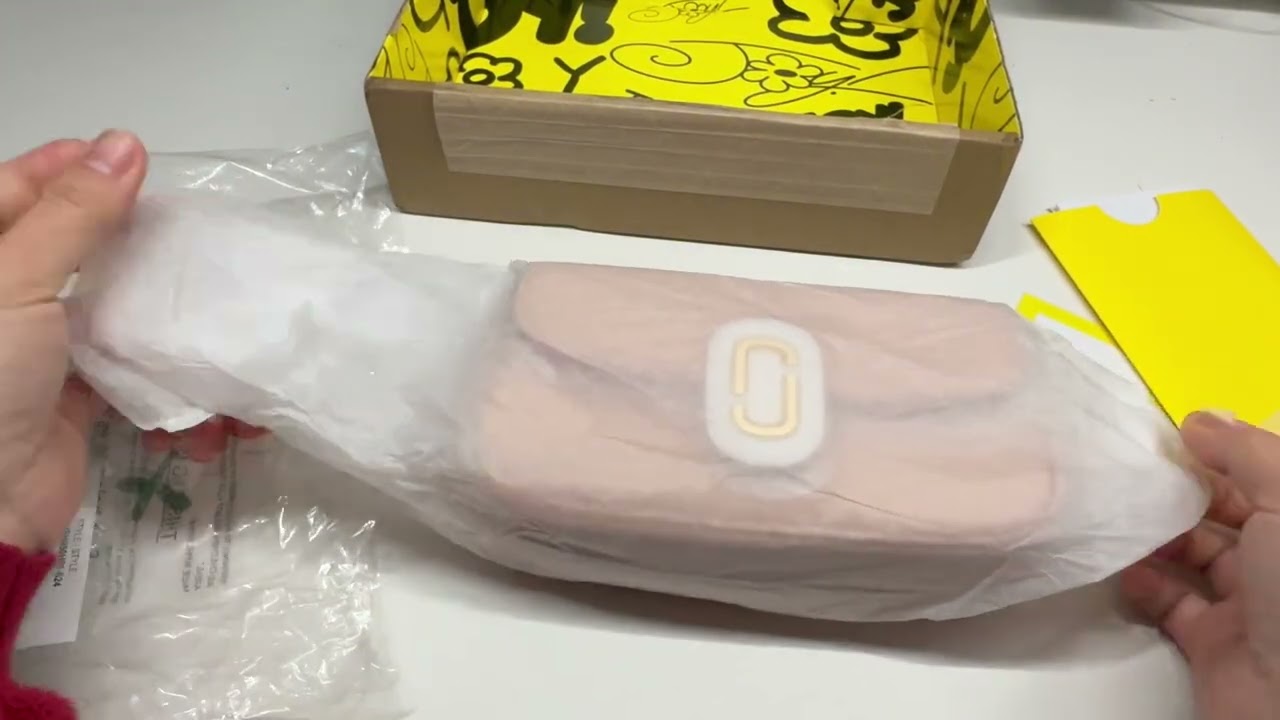 Unboxing Marc Jacobs The Pebble Clover Shoulder Bag 
