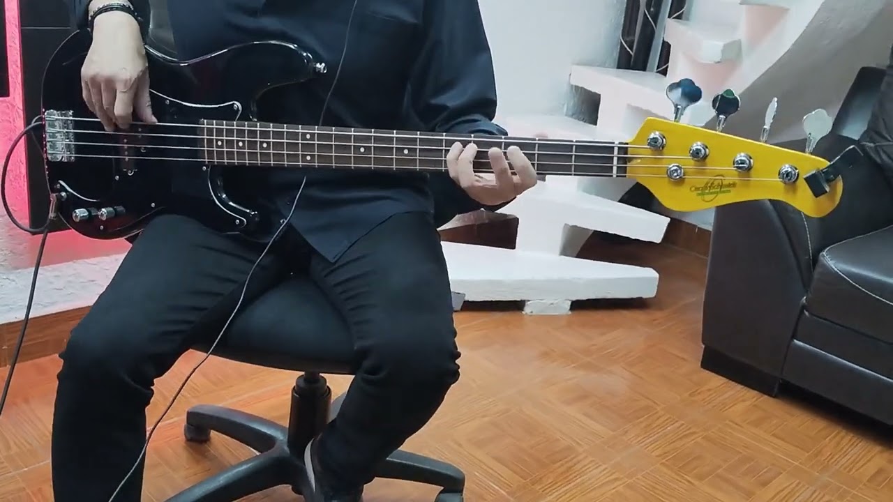 DIRE STRAITS/SULTANS OF SWING.                            Bass Cover. 