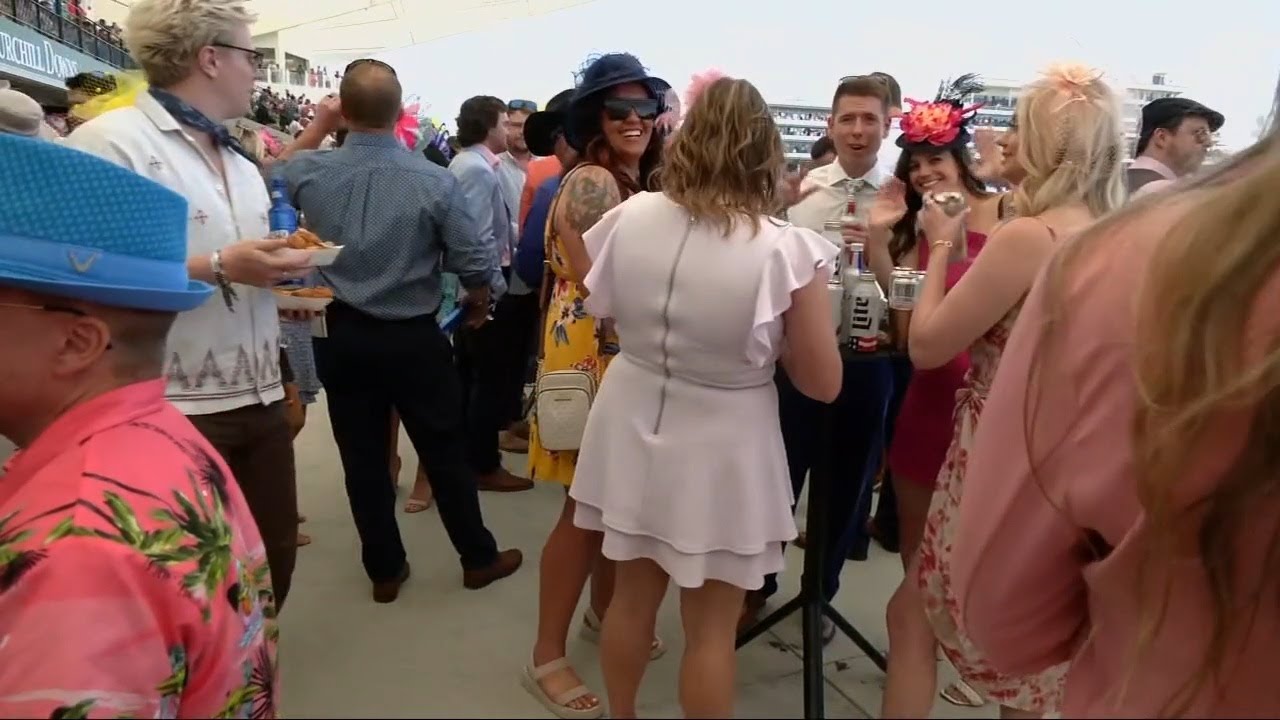 People complaining of long lines at Churchill Downs' newly renovated first turn