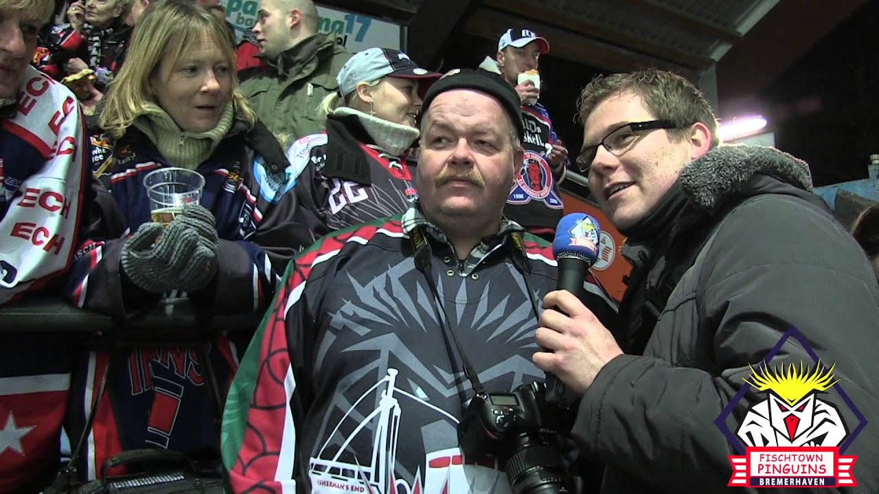 Die Pinguins-Fans unterstützen die Indians-Fans beim Heimspiel 10.03.2013
