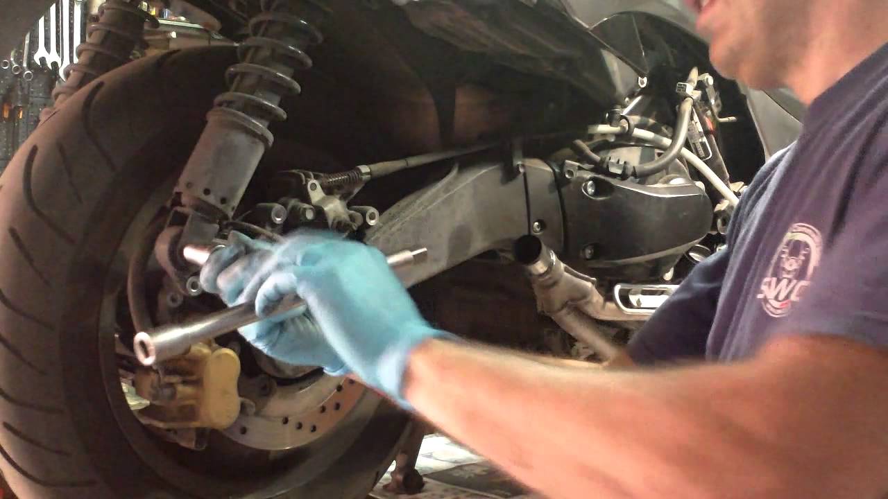 SWCI - Smontaggio ruota posteriore Silver Wing