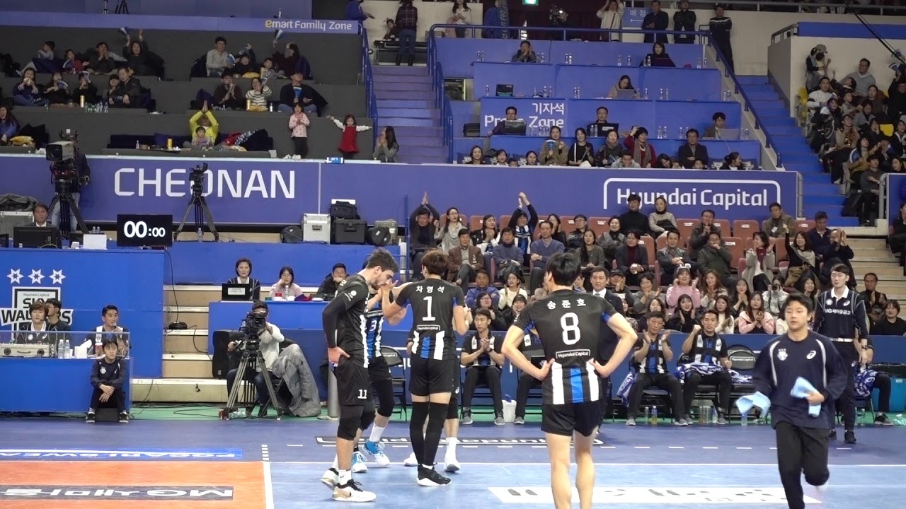 현대캐피탈 스카이워커스 skywalkers  대한항공전 문성민 moon sungmin 선수 서브