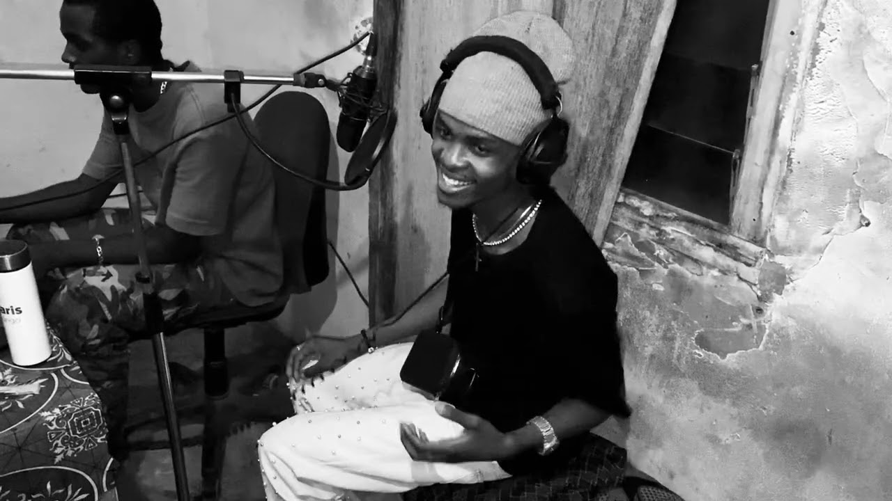 Carr_yezy_JNR_. Ça bosse encore et encore 