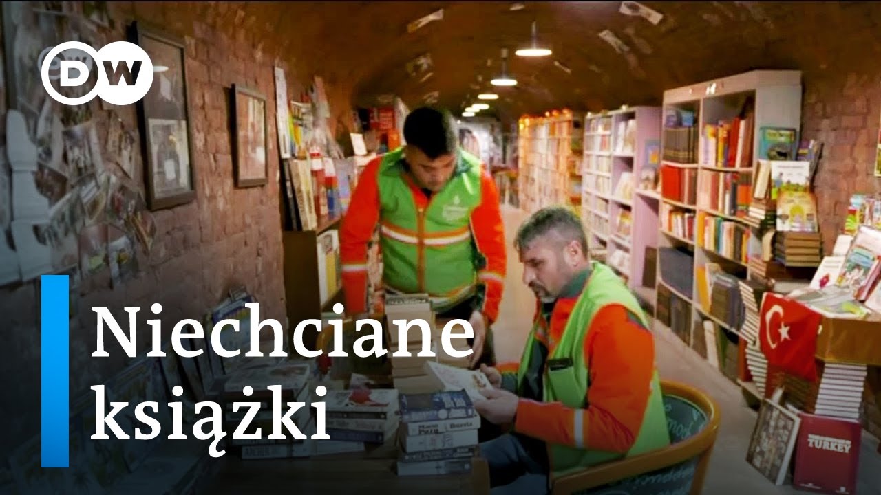 Biblioteka z książek wyrzucanych na śmietnik