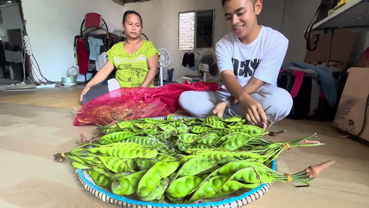Menjual Petai Di Kampung Sambil Lepak Bersama Penduduk Rumah Panjang