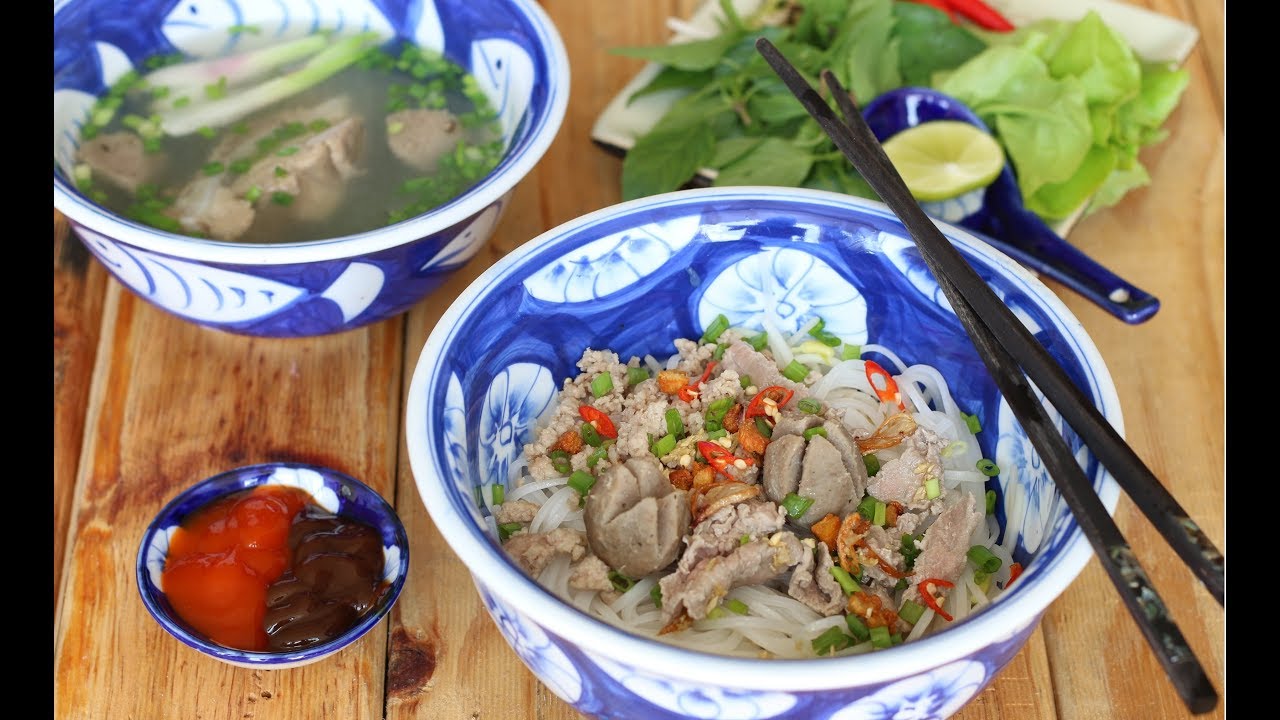 PHO DOUBLE-BOWL - Phở Khô Gia Lai | Helen's Recipes