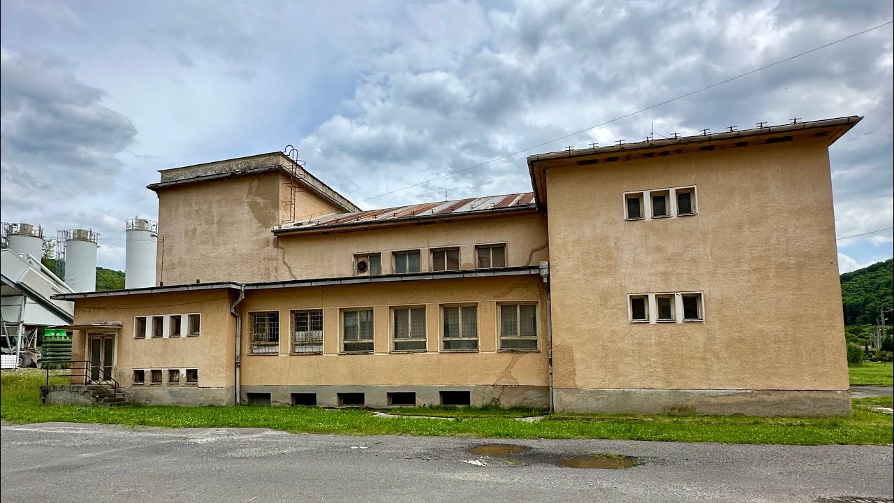 🏤 Opustený kultúrny dom ktorý spadal pod závod Lovinit 🇸🇰