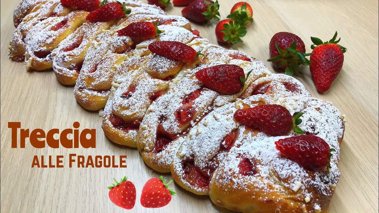 TRECCIA ALLE FRAGOLE 🍓 BRIOCHE - STRAWBERRY BRIOCHES - Tutti a Tavola