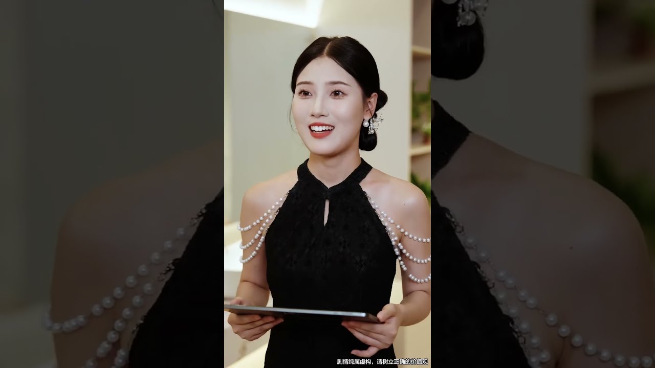 街頭擺攤的喝酒小夥竟是存活萬年的天帝，萌娃女兒用他身分網戀一位美女總裁，沒想到她就是轉世投胎的妻子！MSDJ#男頻短劇 #窮小子 #逆襲 #美女 #drama #hot
