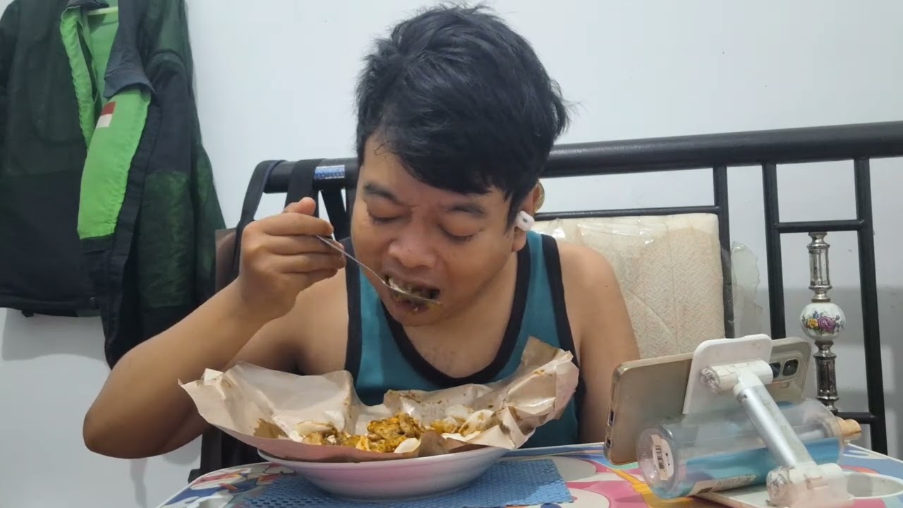 Makan Tahu Tek -Tek Porsinya Banyak Benerr !!! #food #food #foodlover #tahutek #kulinersurabaya 