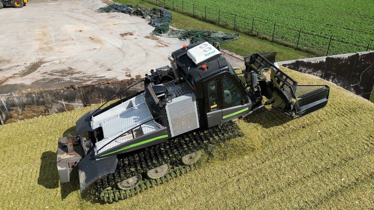 PRINOTH Leitwolf / Agripower / Maisraupe / Mais schieben / 2 JOHN DEERE / Griemsmann KG / 4K