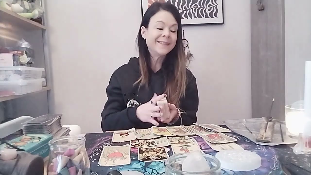 🔮Messaggio di oggi   Vivi in una situazione di coppia un po' nociva e lo hai capito,cosa succederà?🪬