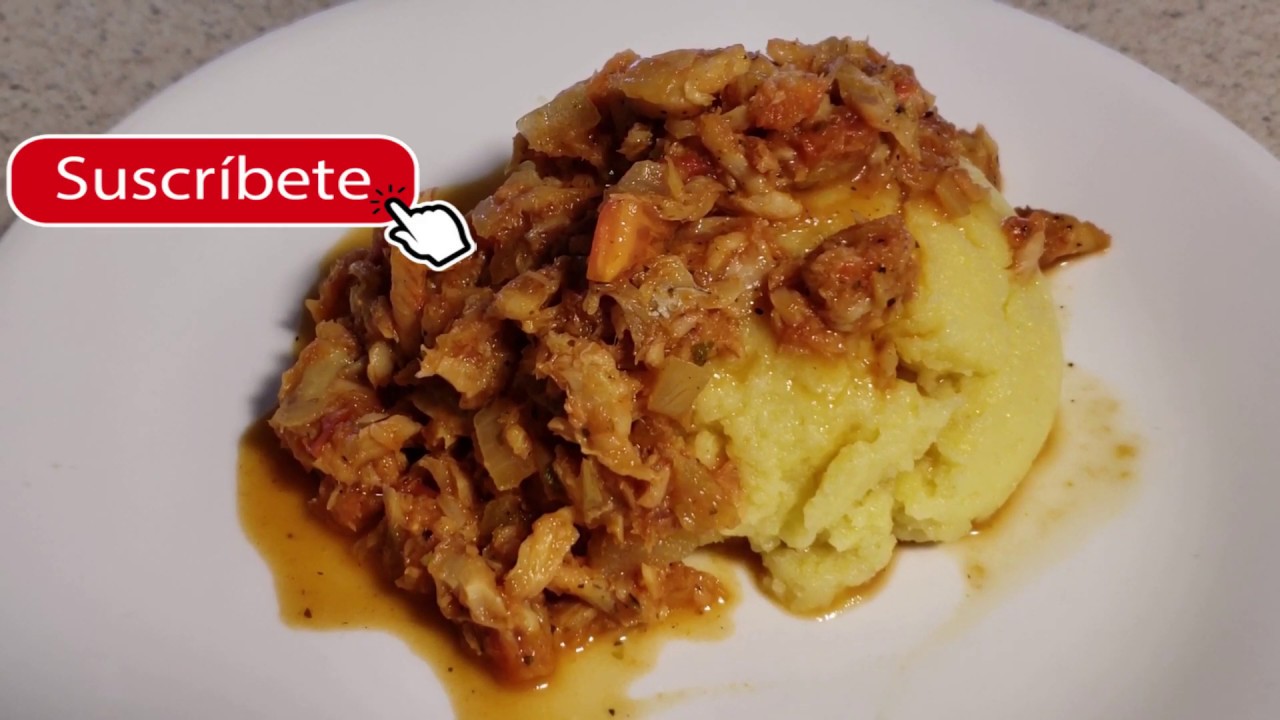 Funche de  (Harina de maiz) con bacalao guisado