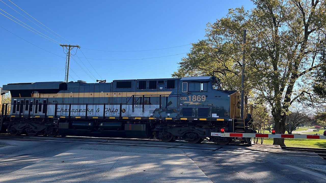 CSX 1869 Chesapeake & Ohio - C&O Heritage Engine