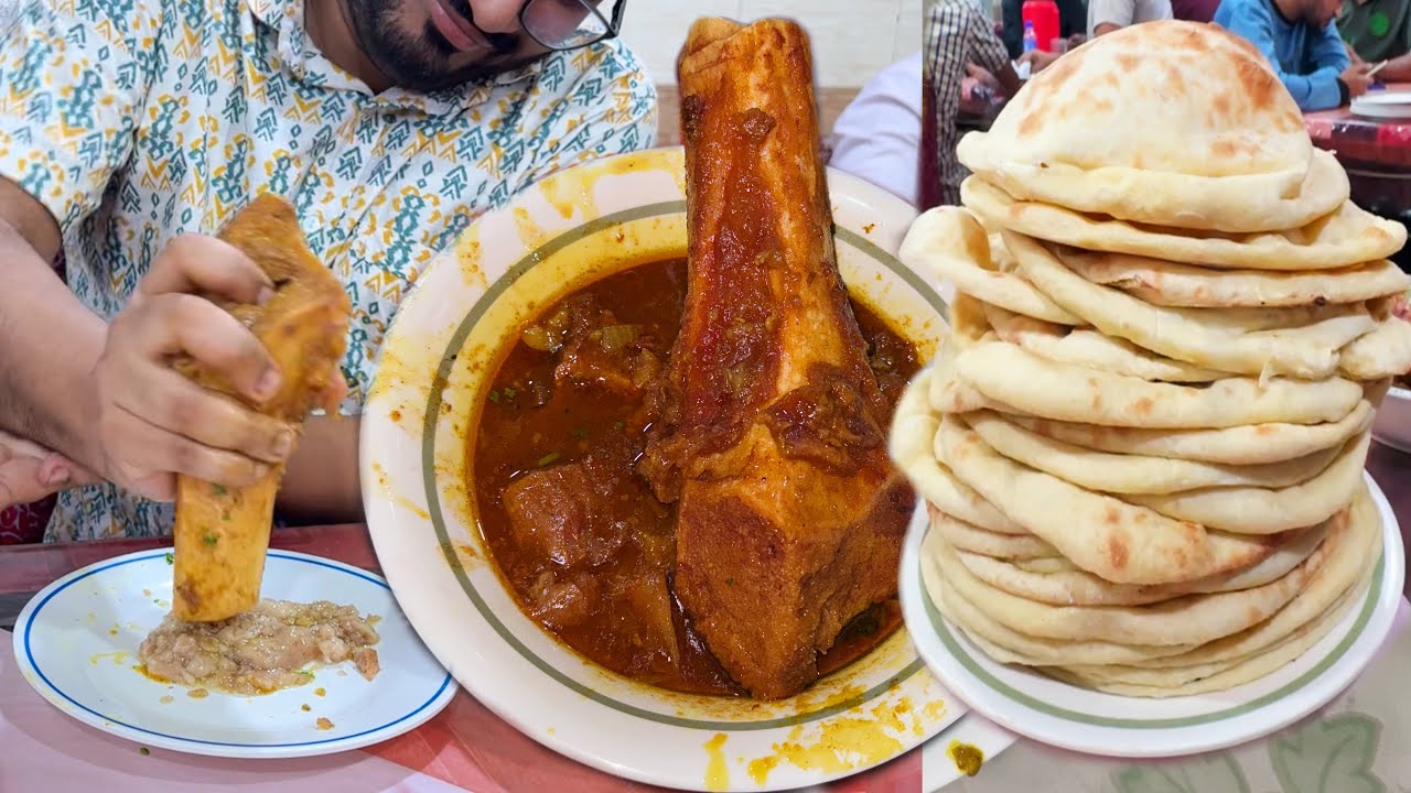 Eating Nalli Nihari/Paya/Bone Marrow With Naan Roti at Dastagir Hotel