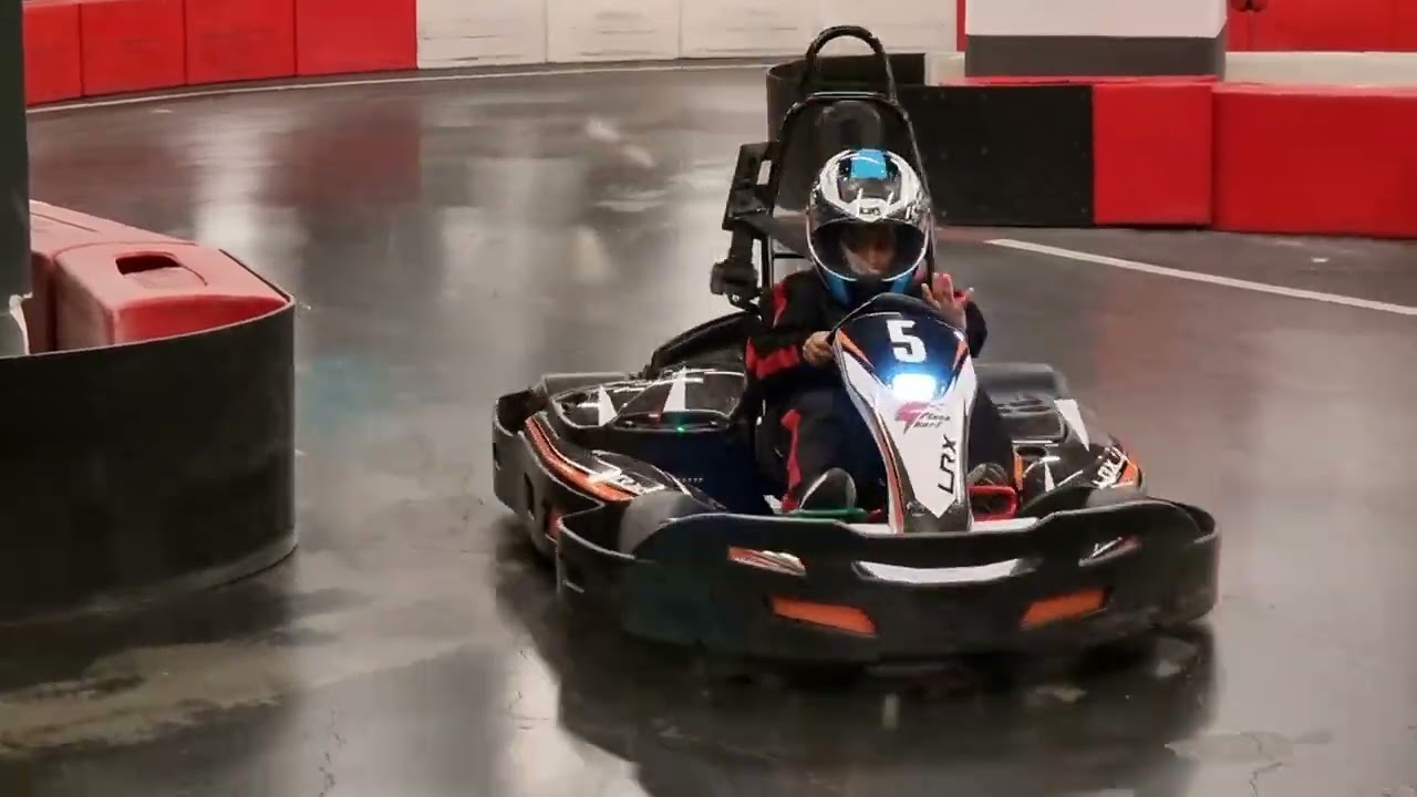 Flash kart in deniz mall at Baku