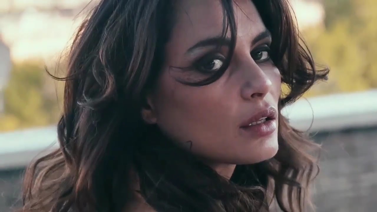 CATRINEL MARLON as BELLEZZA ROMANA