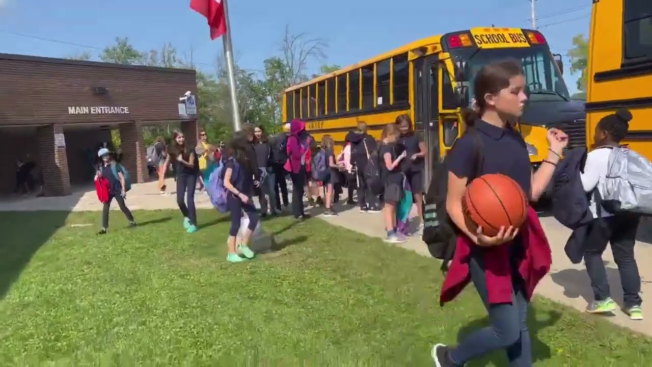 This is how school buses pick children from schools in Canada