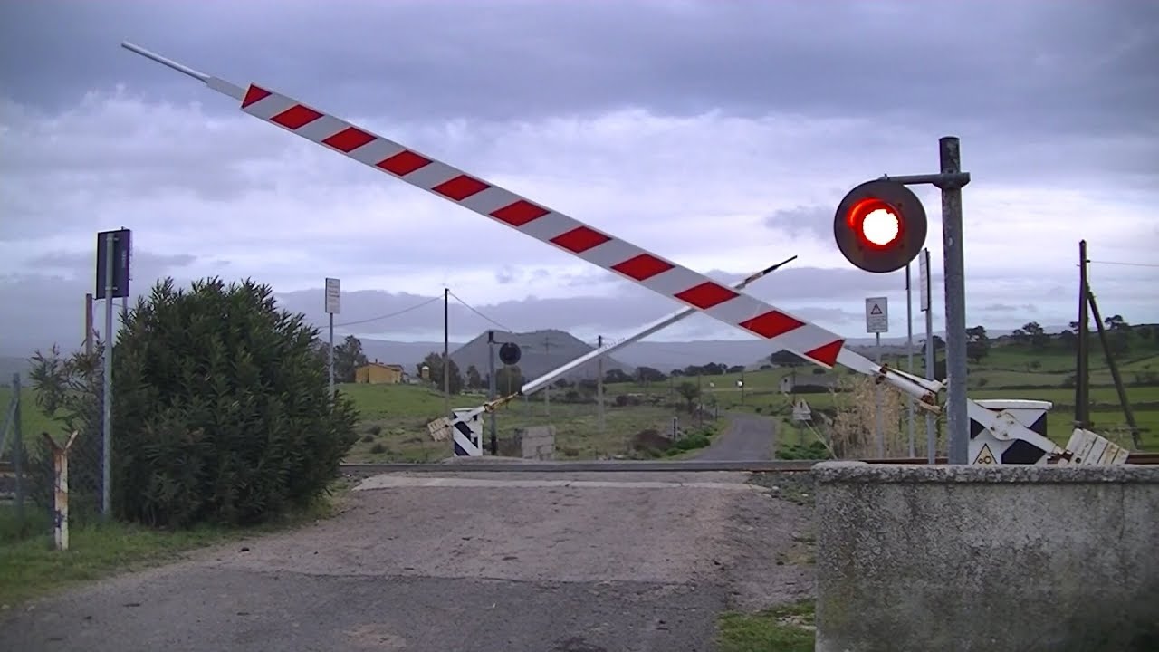 Spoorwegovergang Torralba (I) // Railroad crossing // Passaggio a livello