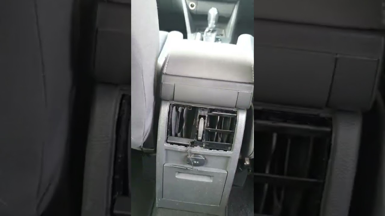 Volkswagen Turan 2014. Rear Air Vent  replacement.