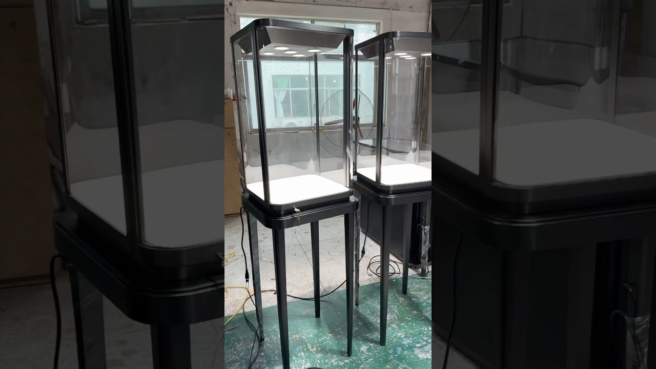 Use this fashionable and classic jewelry counter to upgrade the charm of your store! 