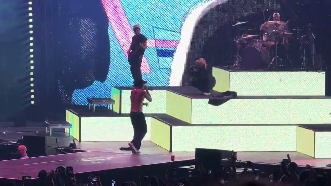 Chase Atlantic - Friends (Lost In Europe/UK - Berlin 2025)