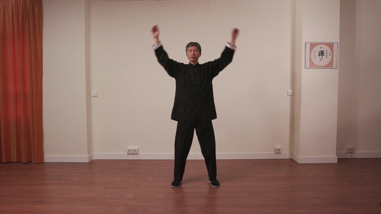 02 Estiramiento y Calentamiento de Qi Gong (热身功与气功预备功)