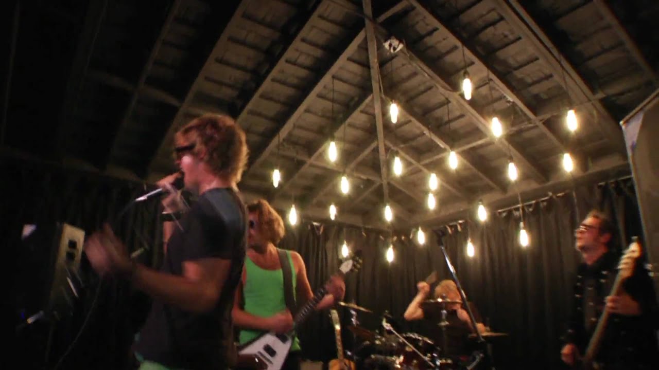 Sorgente - Trailer - LomaVistaDrive