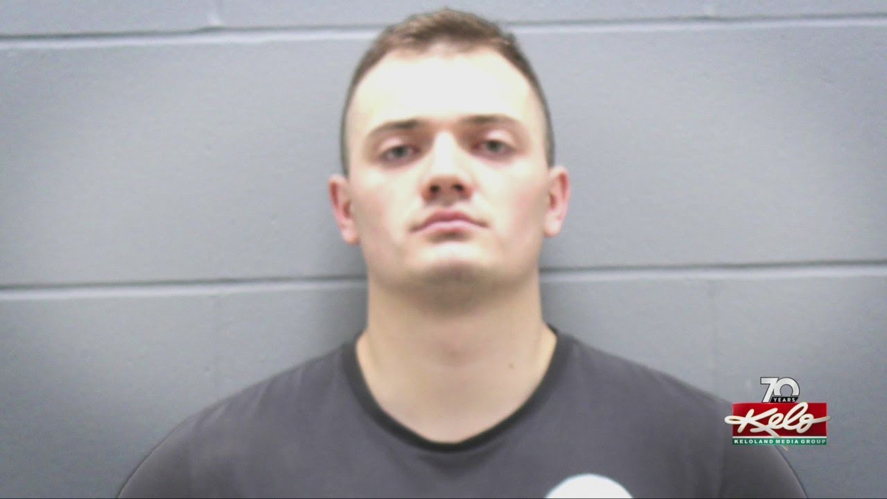 Former officer takes plea deal on child porn charges