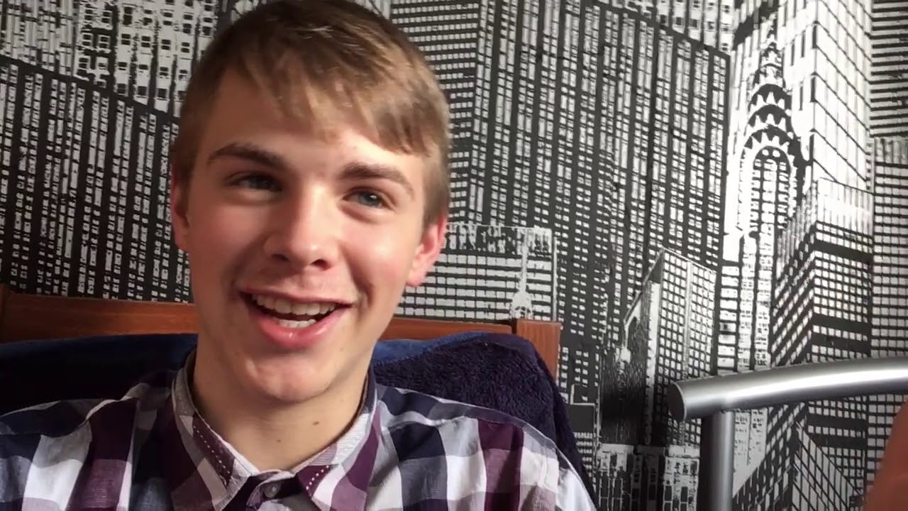 Vlog for Luke's 17th birthday at his house.