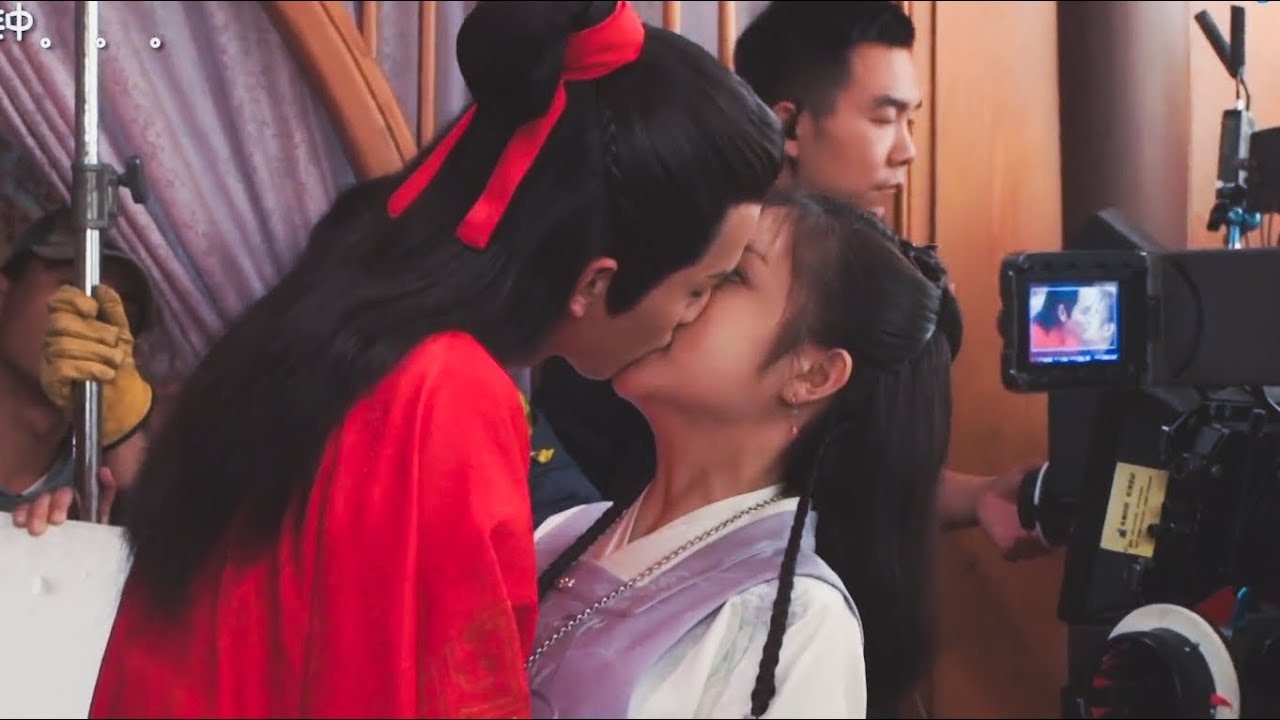 独家花絮：少爷与小晚片场狂飙虎狼之词，羞涩上演激情吻戏 | 少爷与我的罗曼史 A Love So Romantic | 杨志雯 叶盛佳 赵天宇 虞书欣