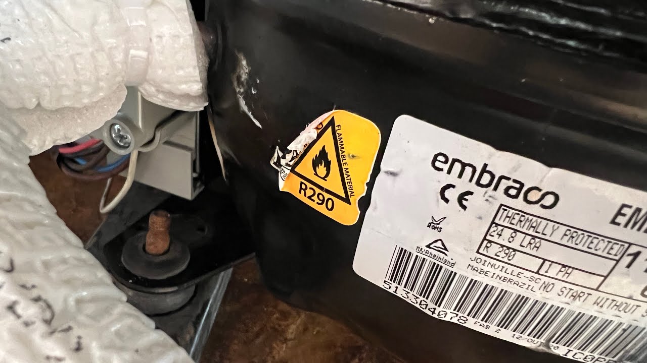 Transformando expositor com compressor r290 !! Feliz ano novo 2023