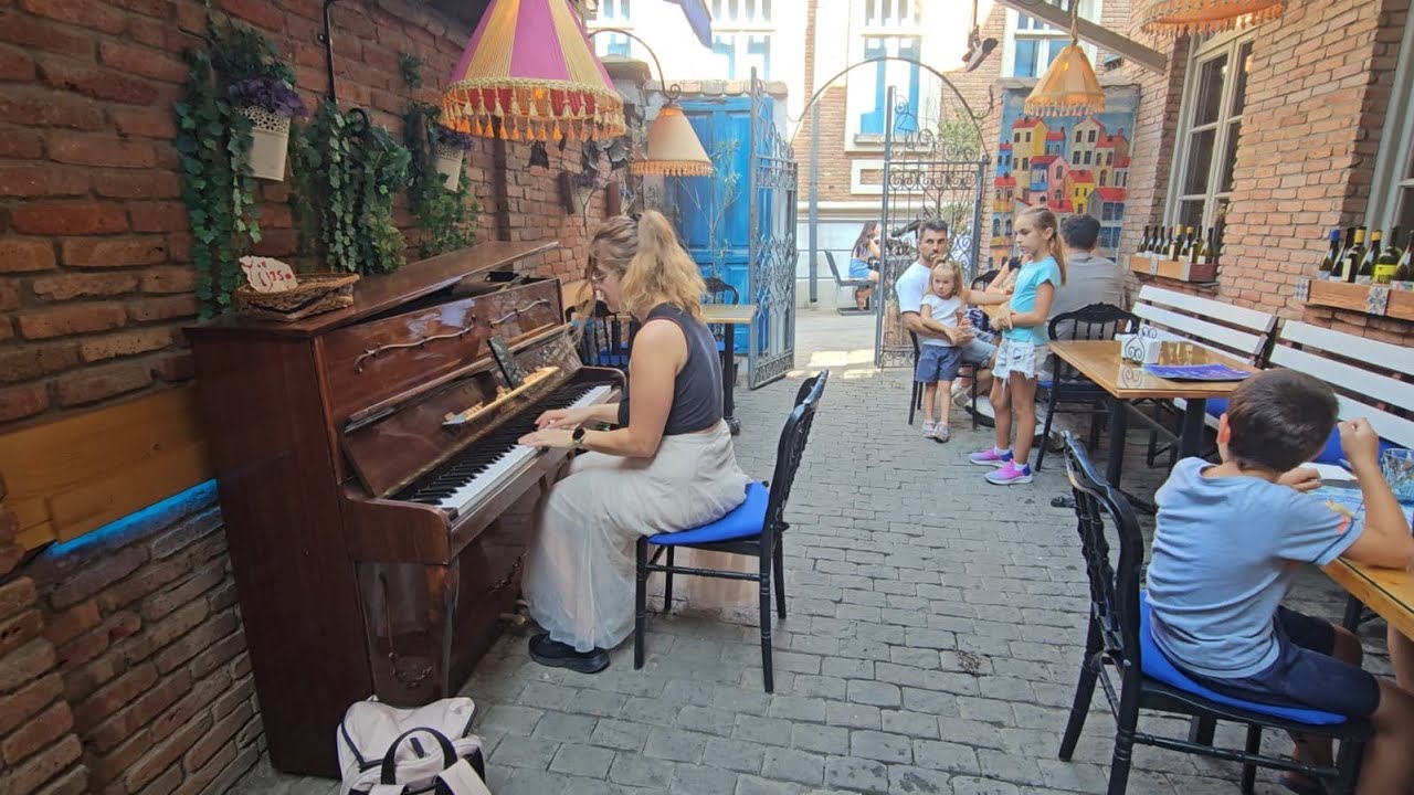 Public Piano – Dreamlike Improvisation in the Streets of Tbilisi