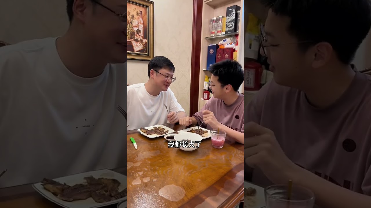 乐乐放假了，这段时间每天在家里陪妹妹，因为这几年乐乐学业也很紧张，所以陪文文的时间也很少，今天晚上我回到家，又看到了哥哥陪妹妹学习的温馨一幕，等文文去睡觉后，我们悄悄的开始了父子俩的生活#记录真实生