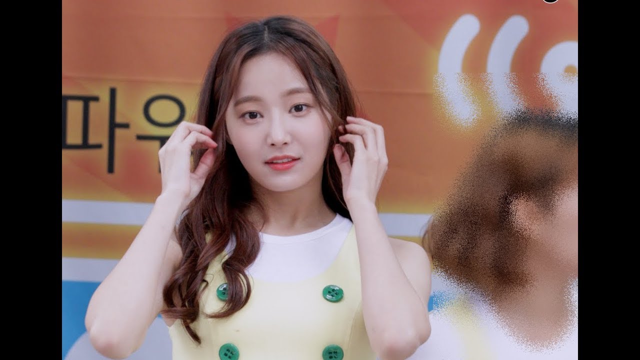 171012 [4K] [ 모모랜드-MOMOLAND ] 강남 파워 FM 여기 콘서트 " 따르릉 , 김영철 (.ver) " 연우 직캠 by 새우깡