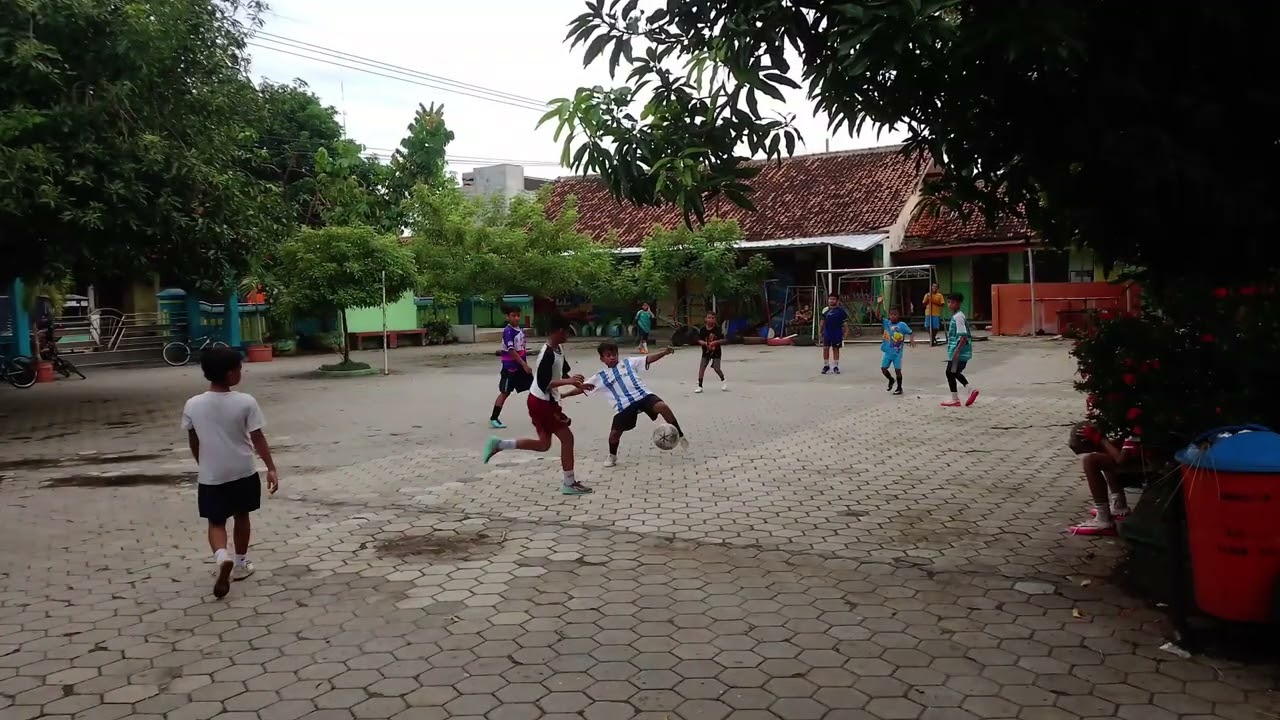 Fun Game Futsal SDN TAMBAKBAYAN Ponorogo 