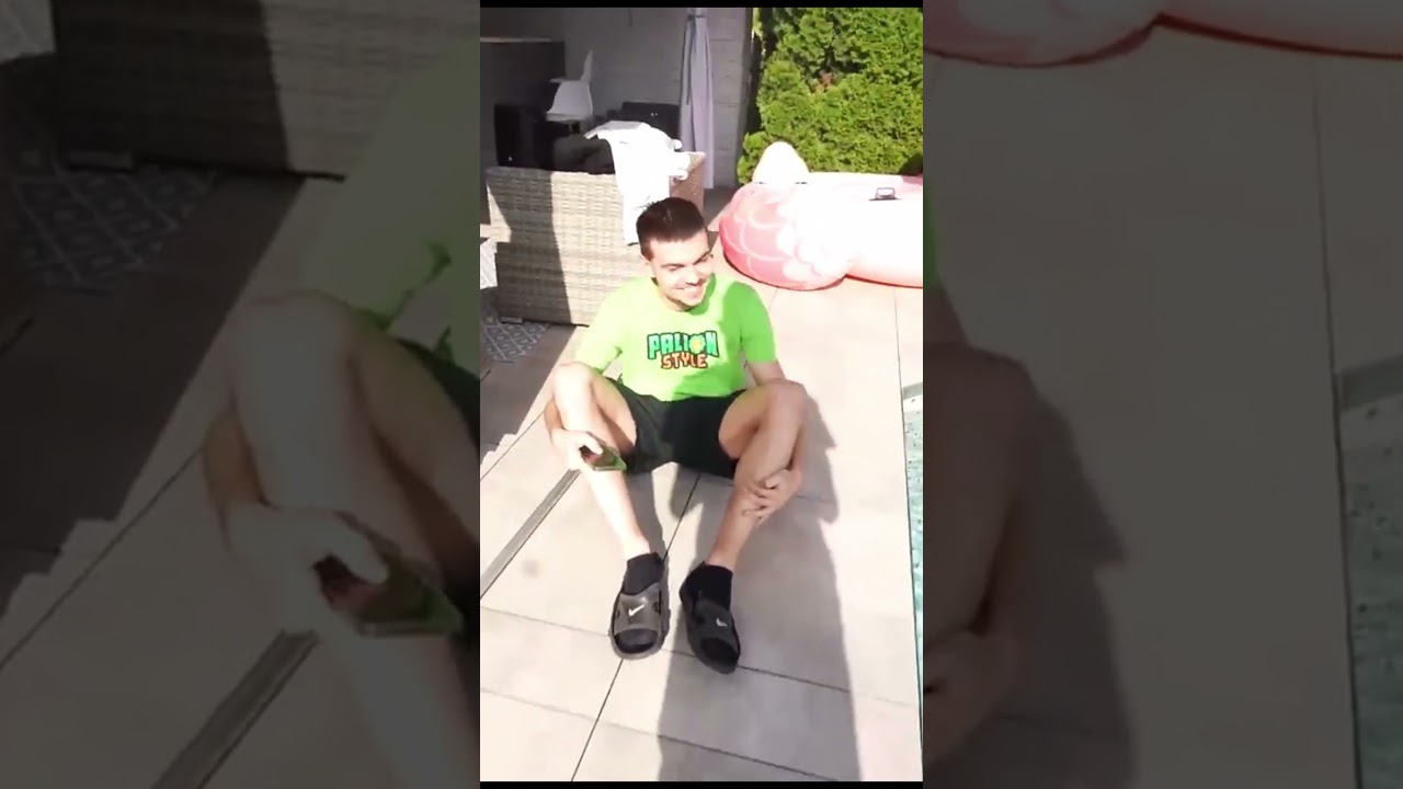Palion wrzucił telefon do Basenu! 😮🙀 #shorts