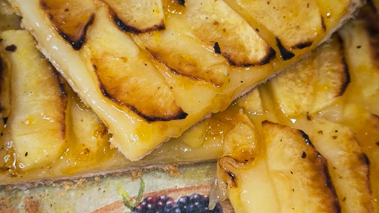 Tarta de hojaldre,con crema de limón 🍋 y manzana 🍎 .Tarta sencilla y fácil, pero una delicia, 😋😋