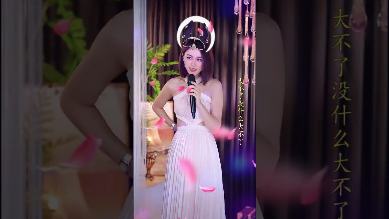 漂亮迷人美女 弹奏钢琴曲#经典歌曲#音乐#中文歌曲 #美女#钢琴曲#歌曲推荐#热门钢琴曲#好听歌曲#唱歌#弹钢琴#Music#Beauty#PianoMusic#PlayPiano