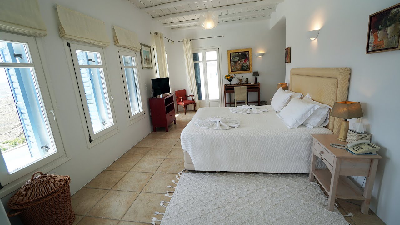 Master Bedroom | Villa Alexanthia