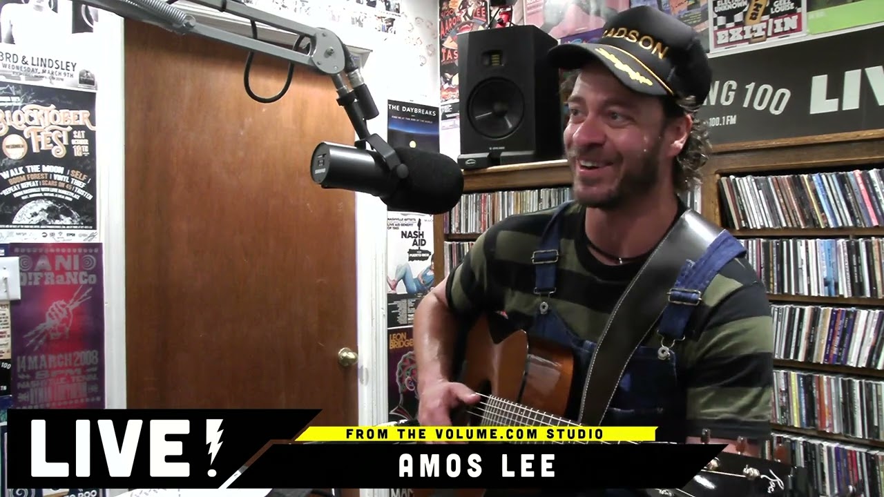 Amos Lee Performing “Worry No More,” 