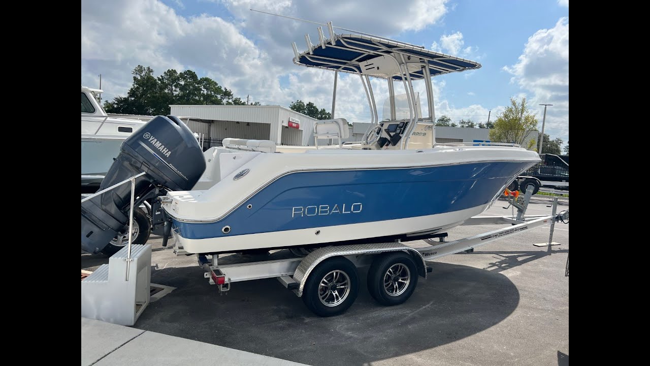 Продаётся 22-футовая лодка с центральной консолью Robalo R222 2014 года выпуска в Джексонвилле, Ф...