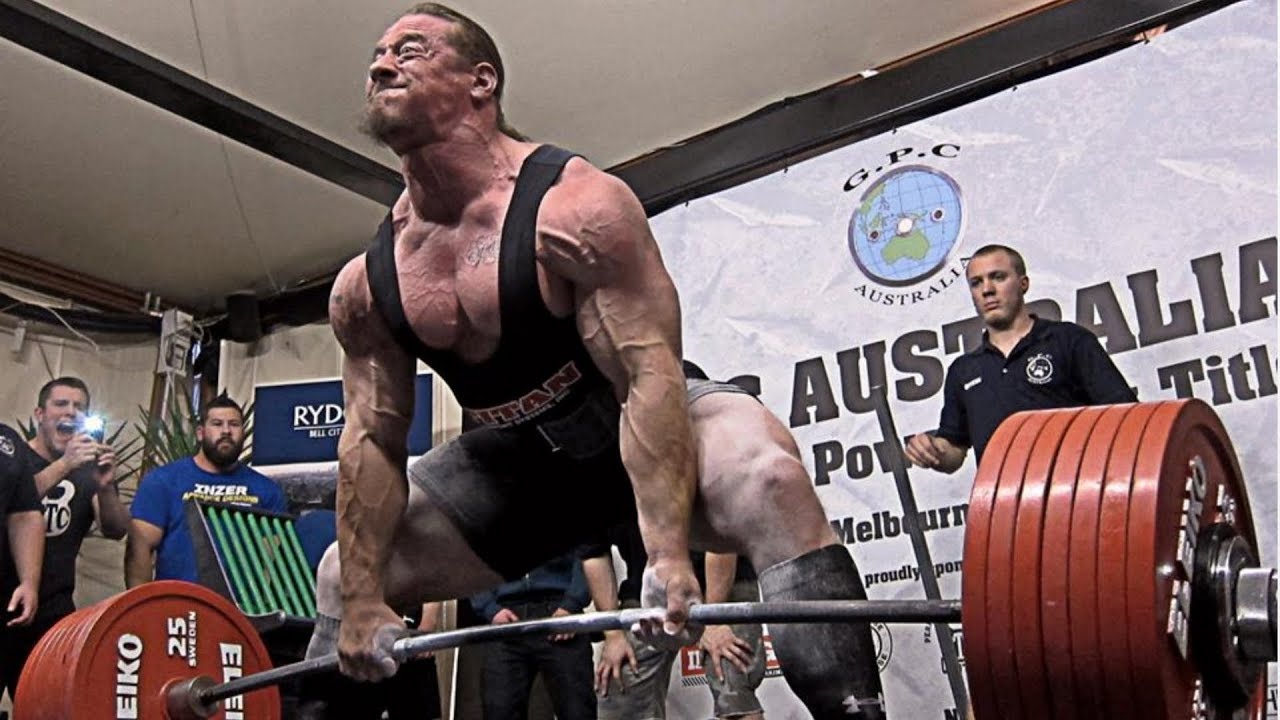 What Weightlifters Can Learn From Powerlifters