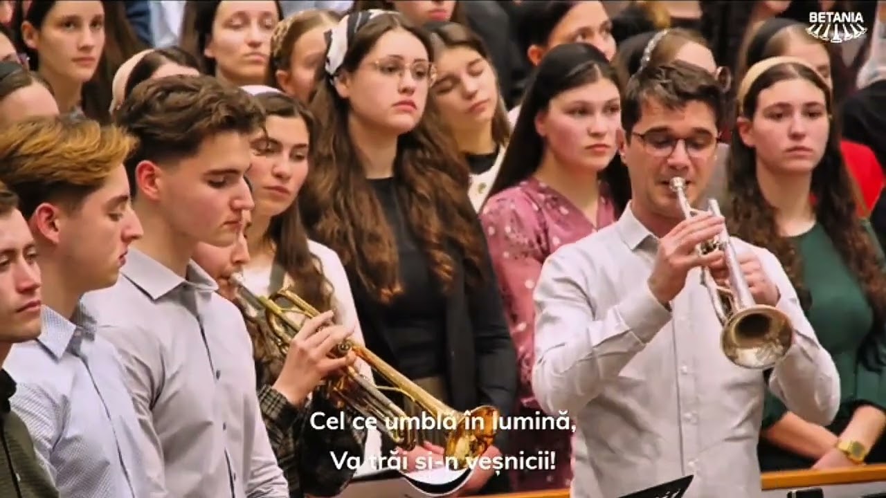 Stau și mă-treb dacă eu sunt lumină. Grup Coral reunit