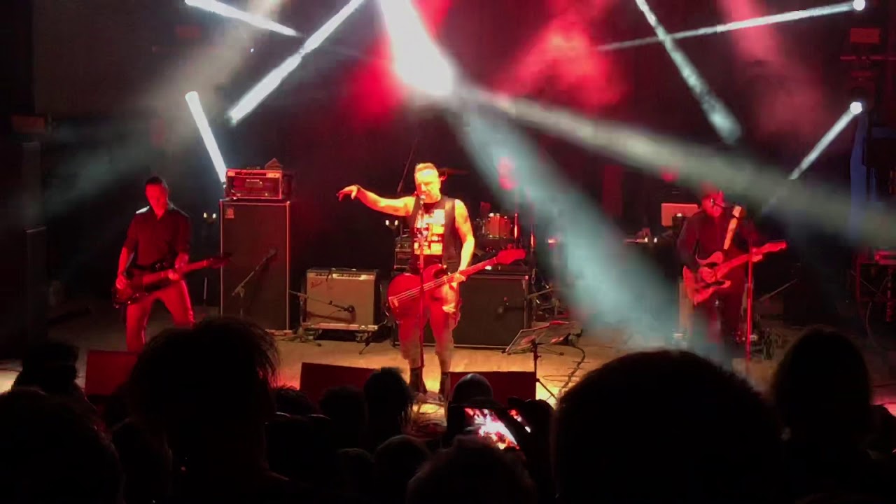 Peter Hook & The Light – Ceremony / Love Will Tear Us Apart (NCN 2018)