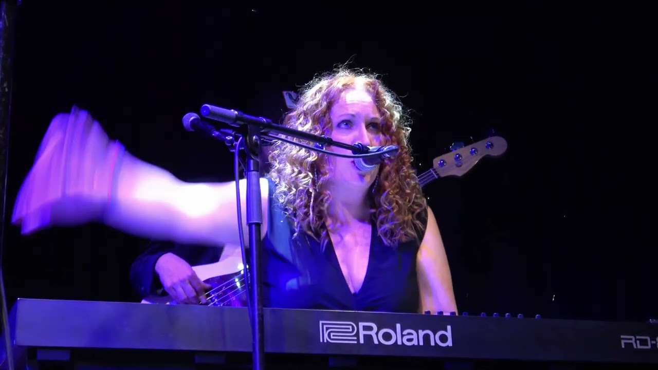 Lynsey Dolan Band - Miss Molly - Voodoo Rooms, Edinburgh, Scotland. 06/02/26