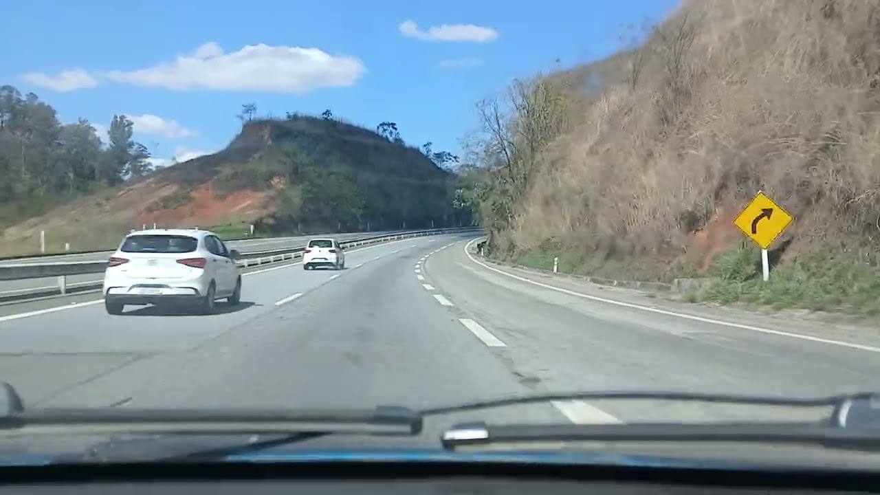 Três  rios -RJ  descendo a serra de Petrópolis-RJ.