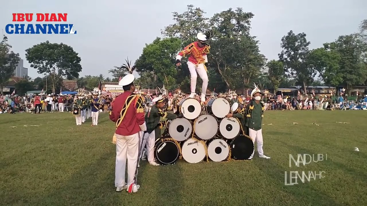 Atraksi drumband di gebyar marcing band Banser se kabupaten Pekalongan
