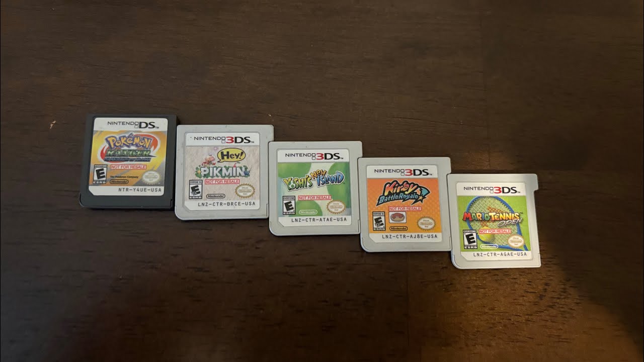 Showing off some 3ds demo cartridges 