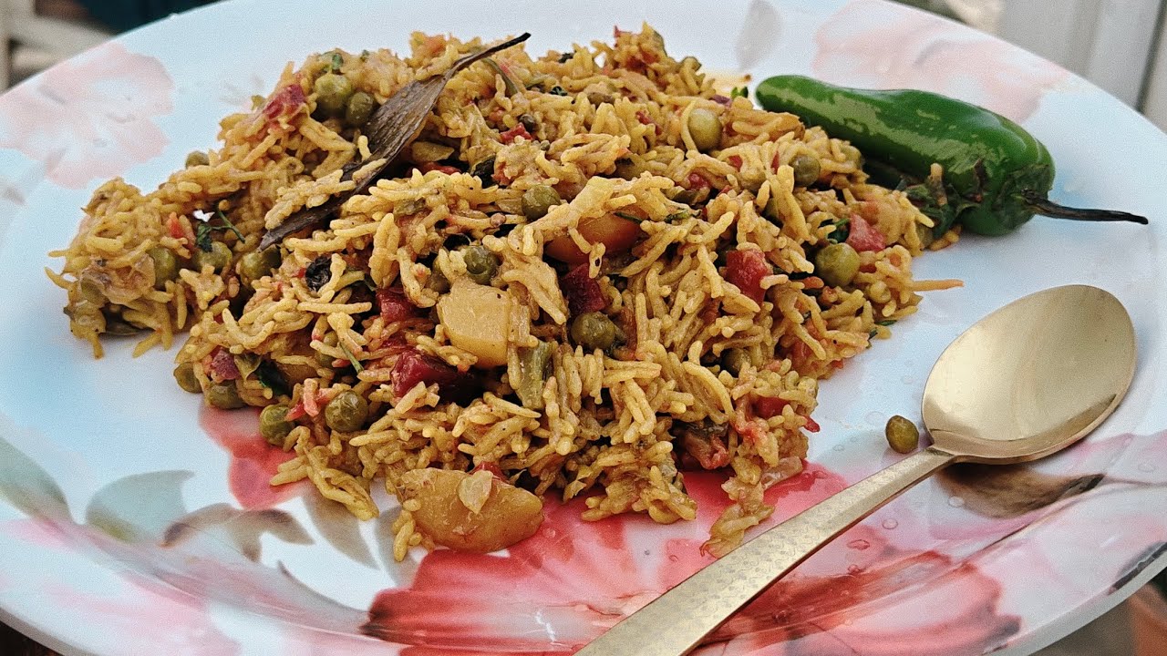 यूपी वाली मशहूर मिक्स वेज तहरी |🥰 Mix veg tehri recipe #mixvegtehri #vegtehrirecipe 